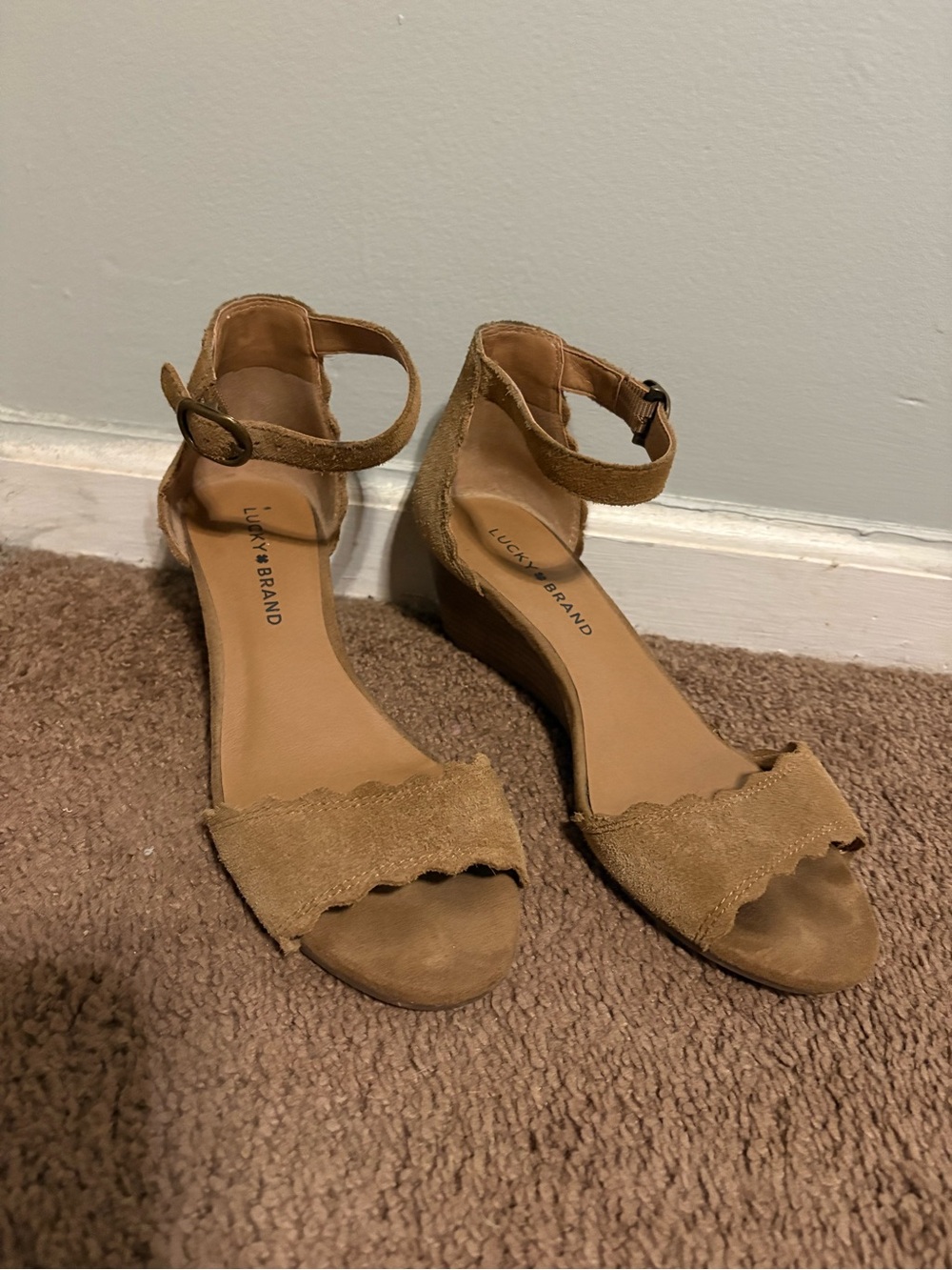 Lucky Brand Tan Suede Scalloped Ankle Strap Wedge Sandals